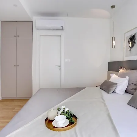 Hugo 2 Apartment Split