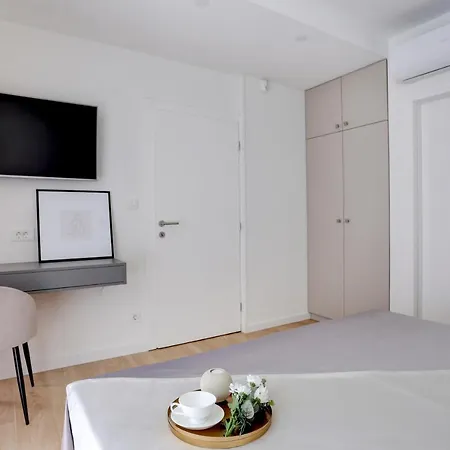 Hugo 2 Apartment *